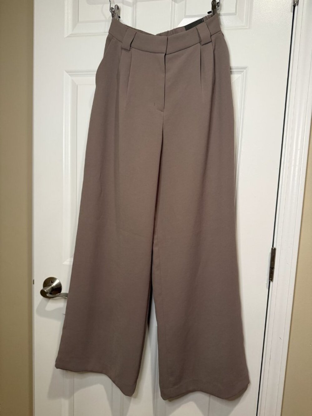 NWT Express High Waisted Luxe Comfort Wide Leg Trouser Taupe Size 2R